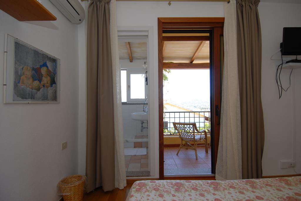 La Chicca Di Francesca Bed & Breakfast ซานตา เตเรซา กัลลูรา ภายนอก รูปภาพ