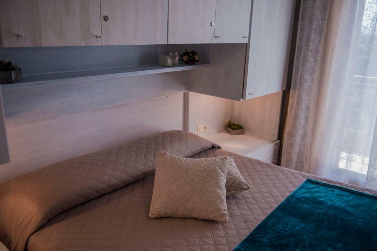 La Chicca Di Francesca Bed & Breakfast ซานตา เตเรซา กัลลูรา ภายนอก รูปภาพ