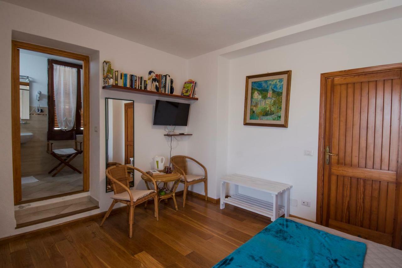 La Chicca Di Francesca Bed & Breakfast ซานตา เตเรซา กัลลูรา ภายนอก รูปภาพ